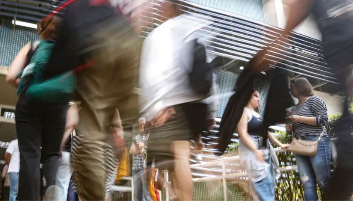 © Paulo Pinto/Agência Brasil Alunos de cursinhos populares irão receber bolsa de R$ 200 por mês